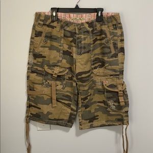 NWOT miss me cargo shorts camo large